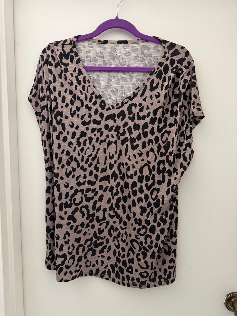 V-Neck Leopard Print Short Sleeve Top - Taupe & Black